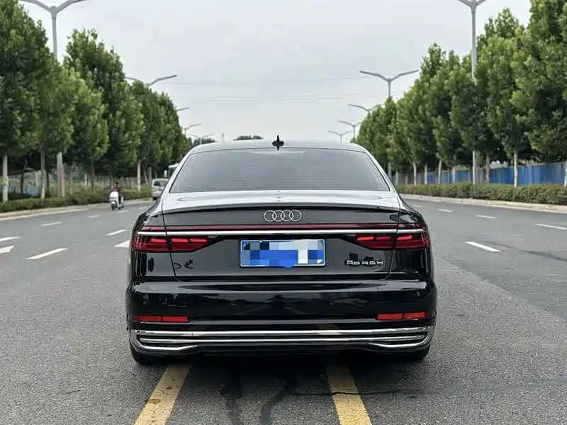 Audi A8 2023 — фото 9