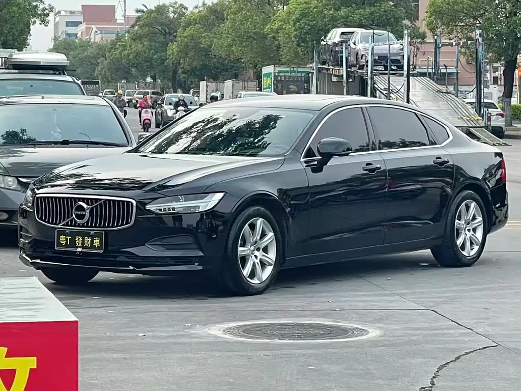 Volvo S90 2017 — фото 1