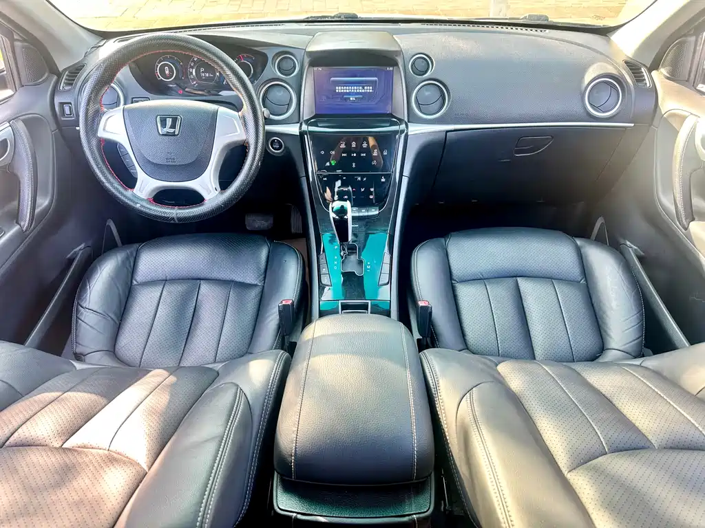 Luxgen Big 7 SUV 2017 — фото 28