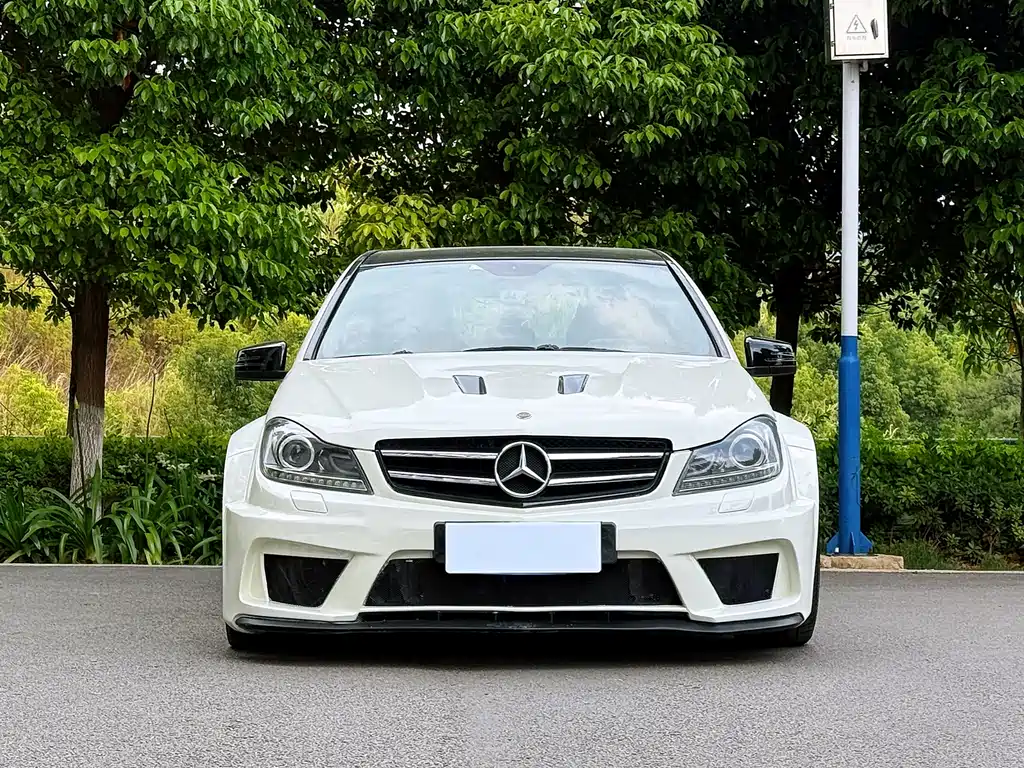 Mercedes-Benz C-Class AMG 2010 — фото 2