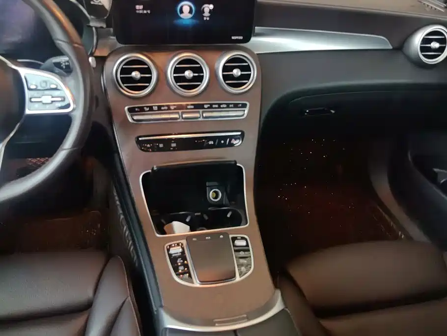 Mercedes-Benz GLC 2020 — фото 16