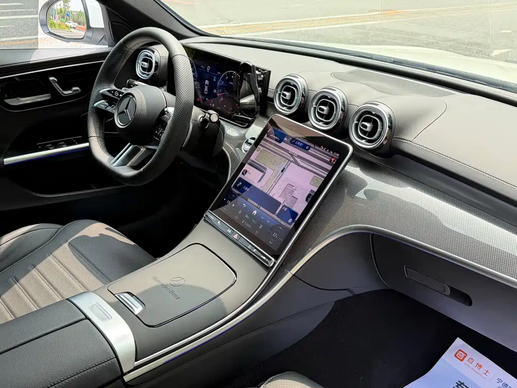 Mercedes-Benz C-Class 2025 — фото 16