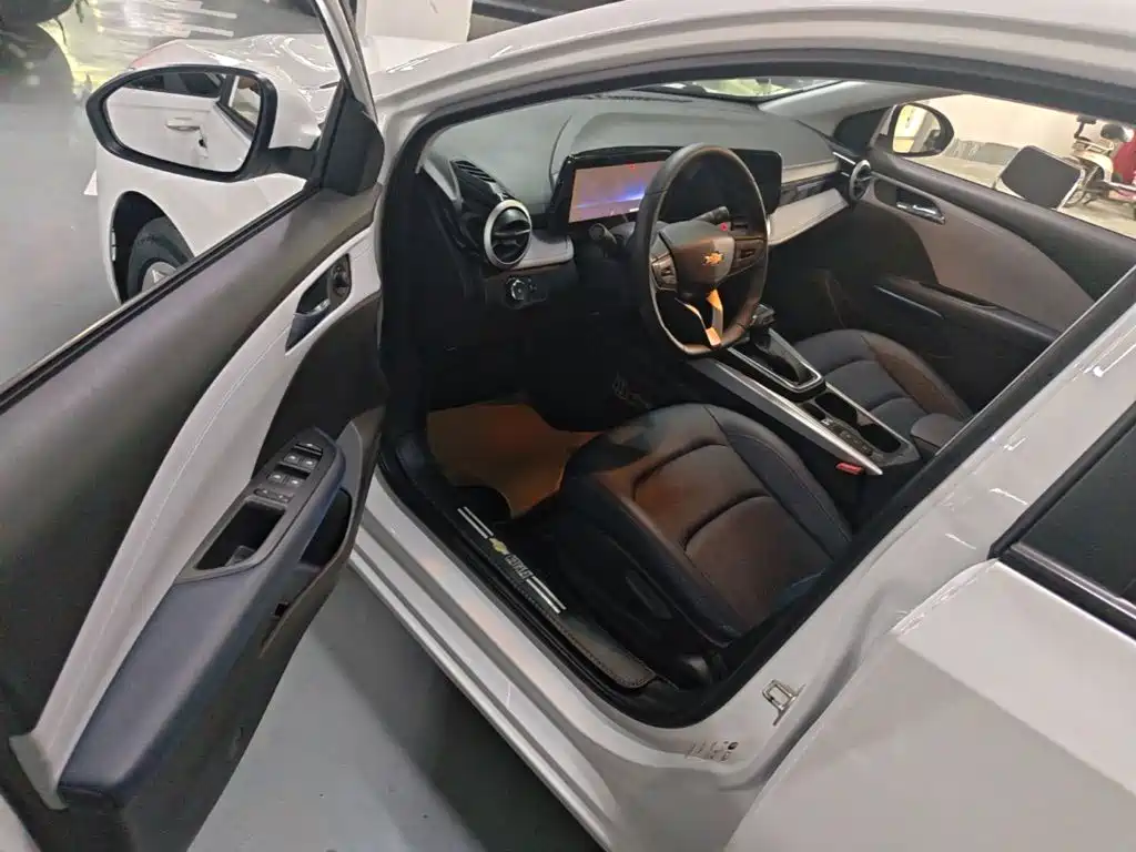 Chevrolet Cruze 2023 — фото 16