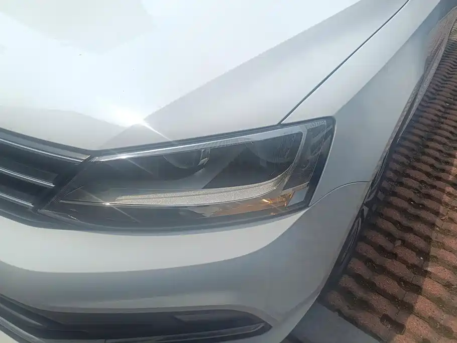 Volkswagen Sagitar 2019