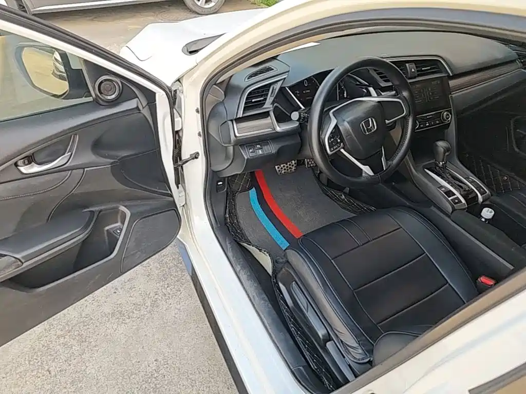 Honda Civic 2020 — фото 16