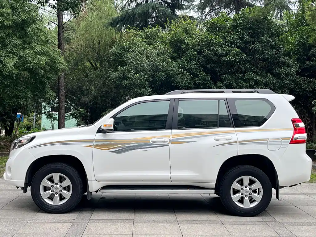 Toyota Prado 2015 — фото 16