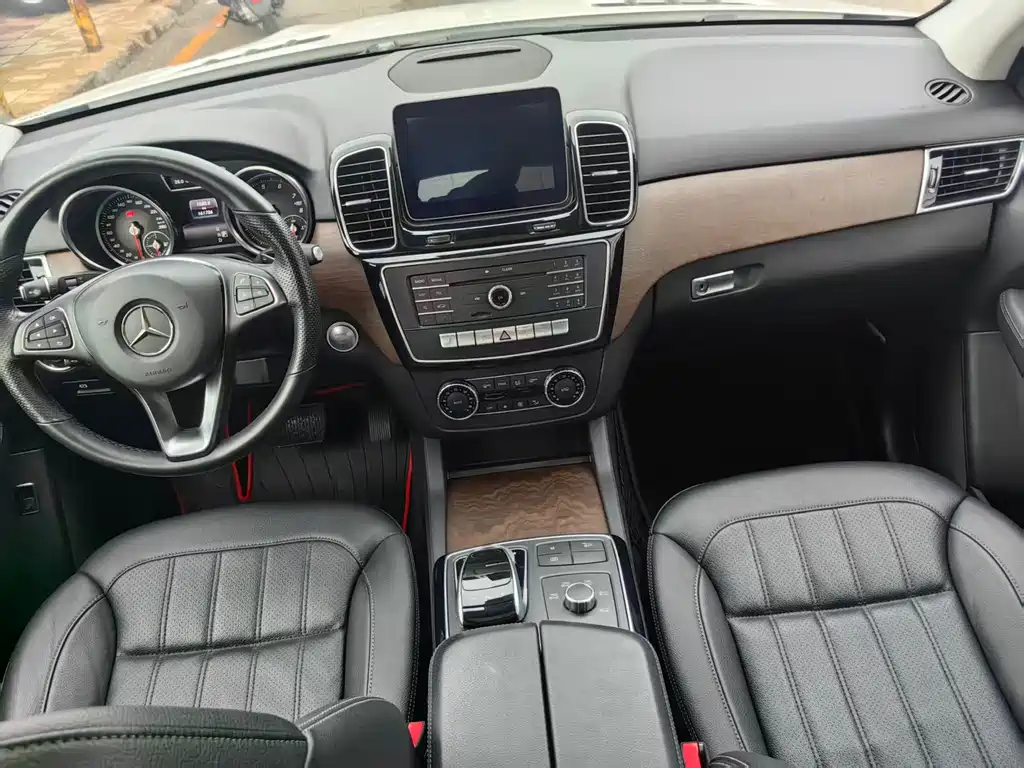 Mercedes-Benz GLE 2017 — фото 15