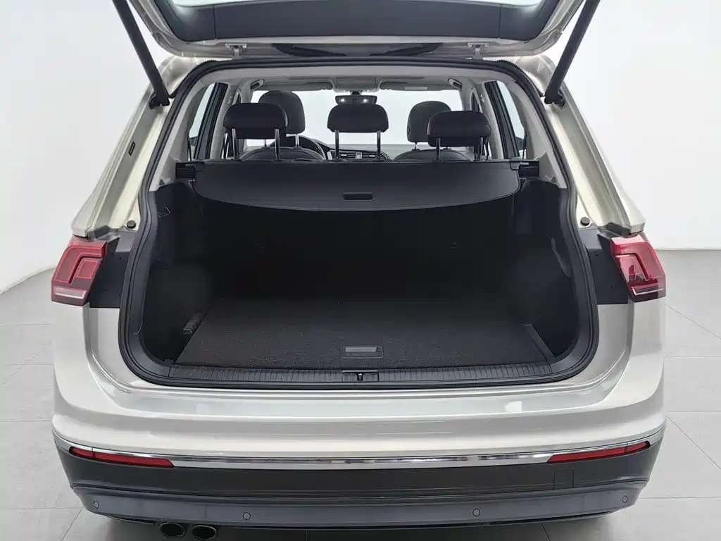 Volkswagen Tiguan L 2017 — фото 16