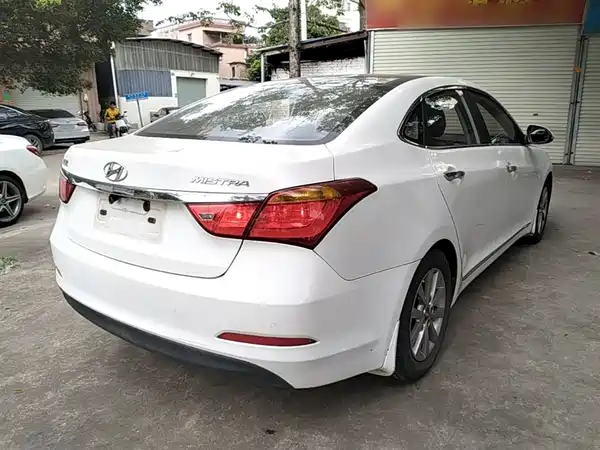 Hyundai Mistra 2014