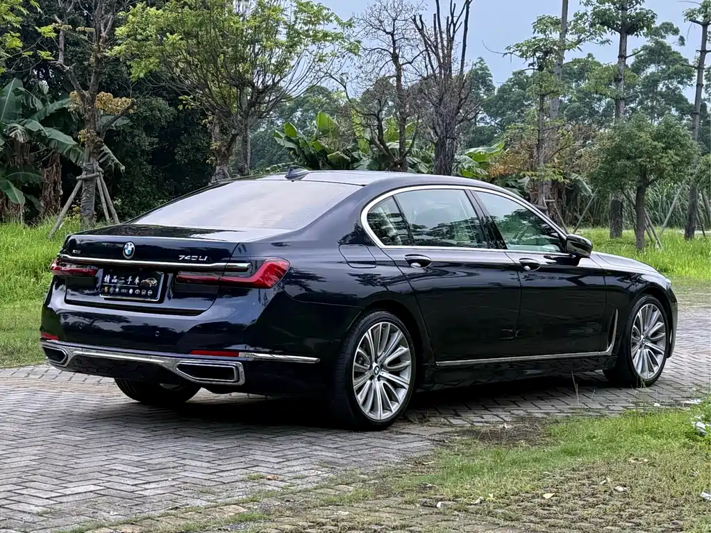 BMW 7 Series 2019 — фото 23