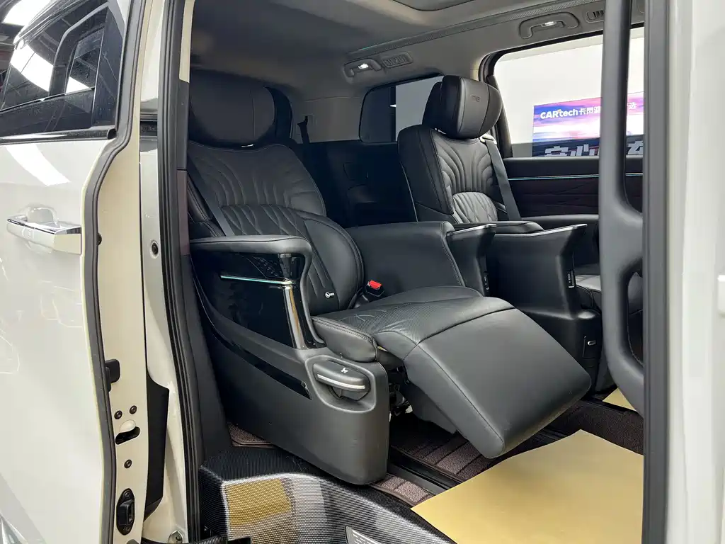 GAC Trumpchi M8 2024 — фото 24