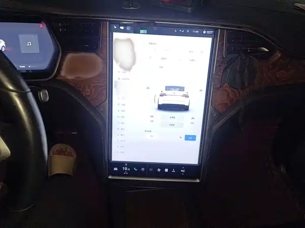 Tesla Model X 2020