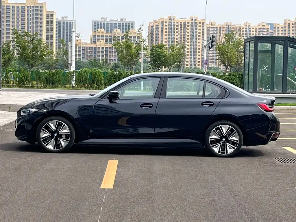 BMW i3 2025 — фото 4