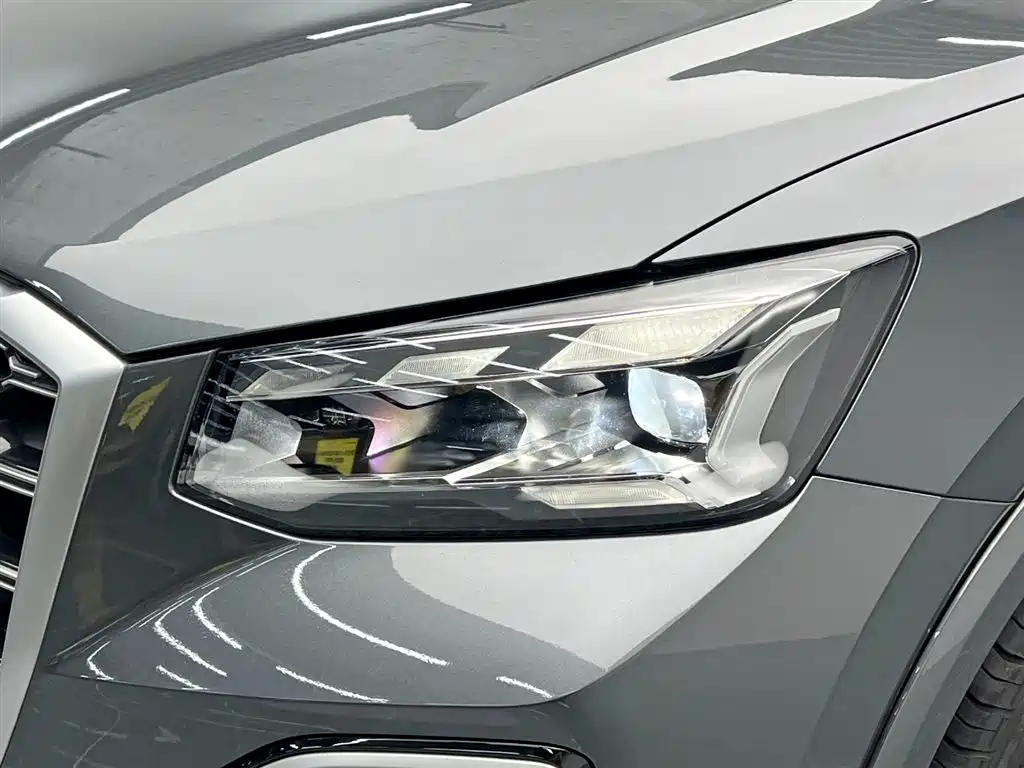 Audi Q2L 2023 — фото 9