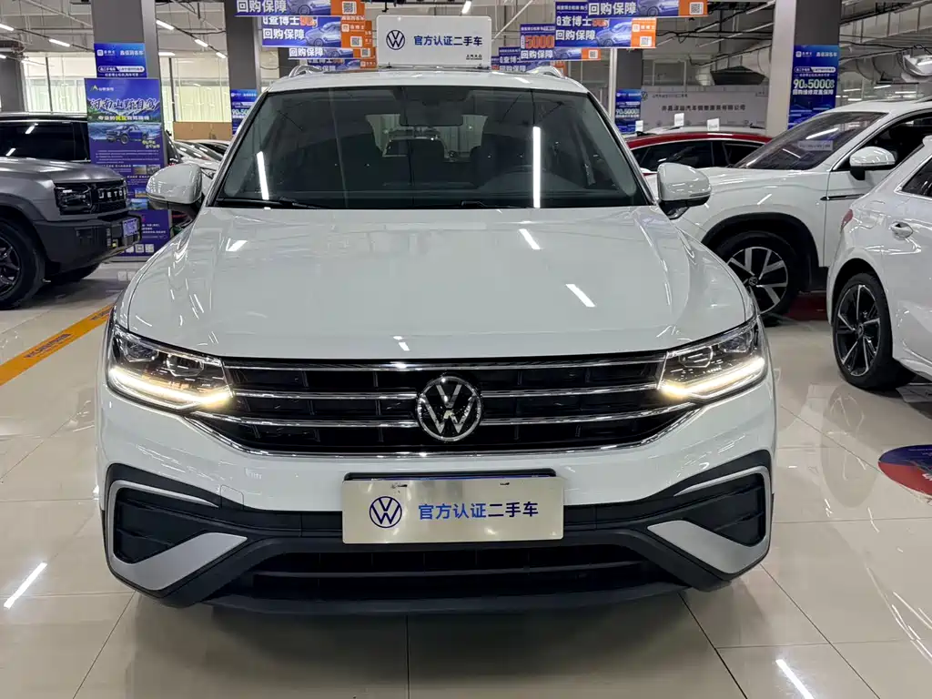 Volkswagen Tiguan L 2023 — фото 2