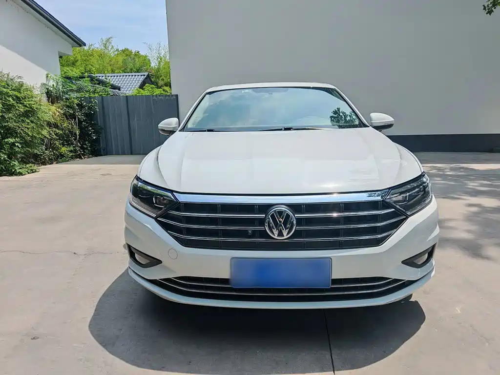 Volkswagen Sagitar 2019