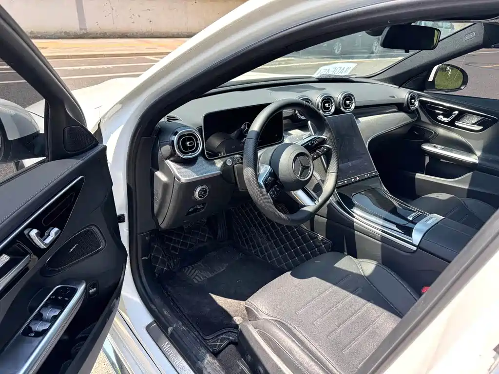 Mercedes-Benz C-Class 2024