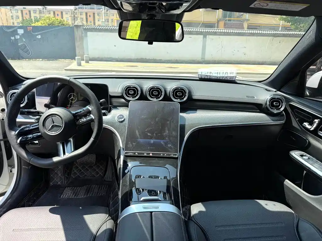 Mercedes-Benz C-Class 2024