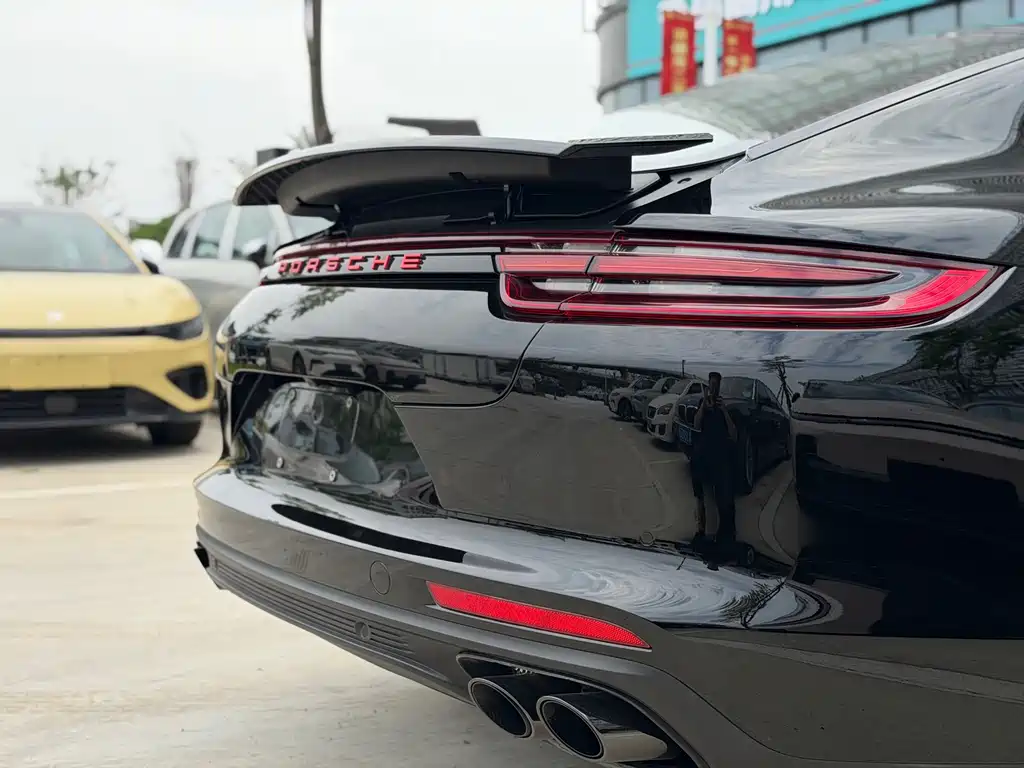 Porsche Panamera 2018 — фото 18