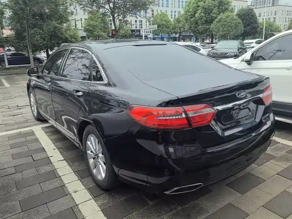 Ford Taurus 2016