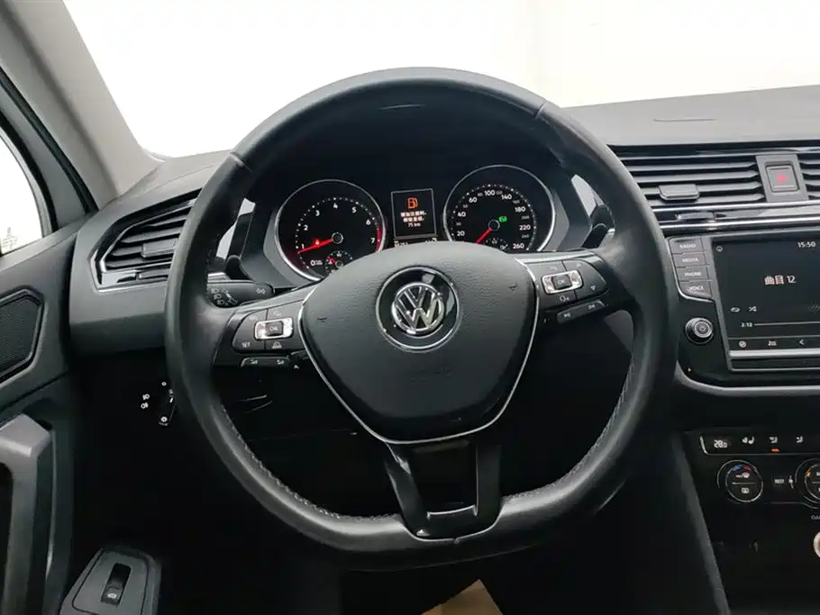 Volkswagen Tiguan L 2017 — фото 15