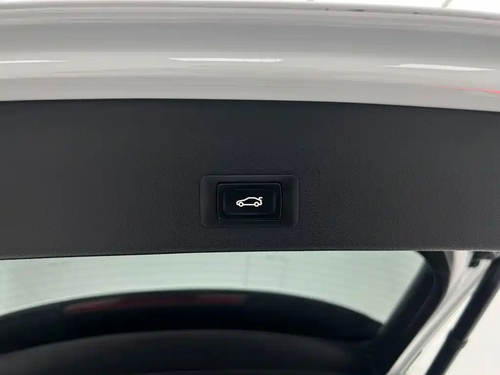 Audi Q2L 2022 — фото 12