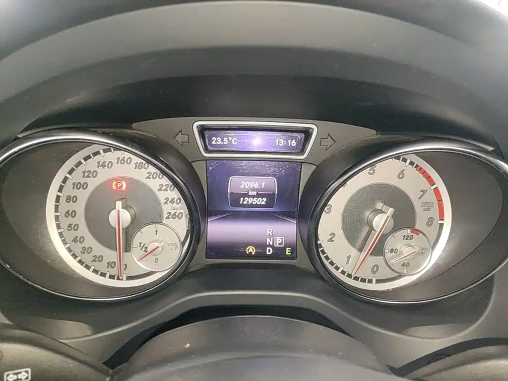 Mercedes-Benz GLA 2015 — фото 8