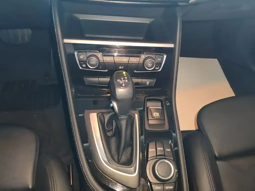 BMW 2 Series Station Wagon 2019 — фото 14