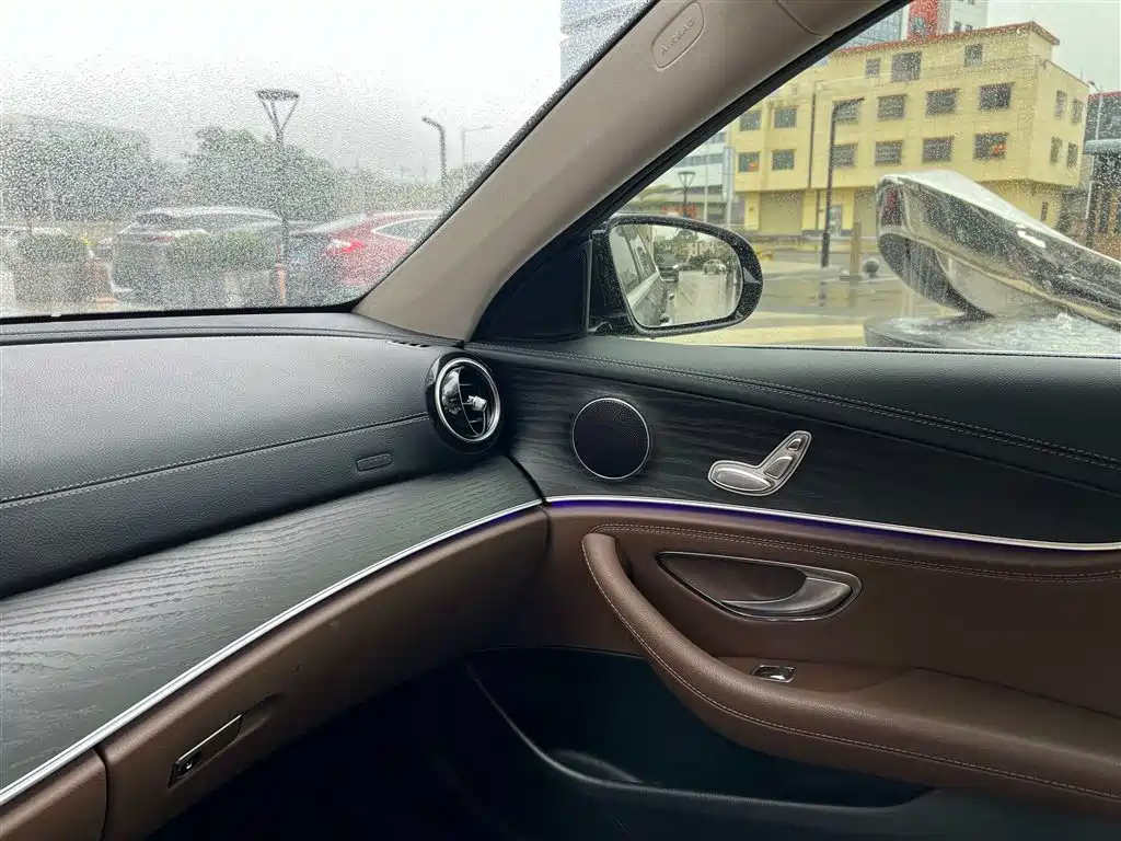 Mercedes-Benz E-Class 2020 — фото 21