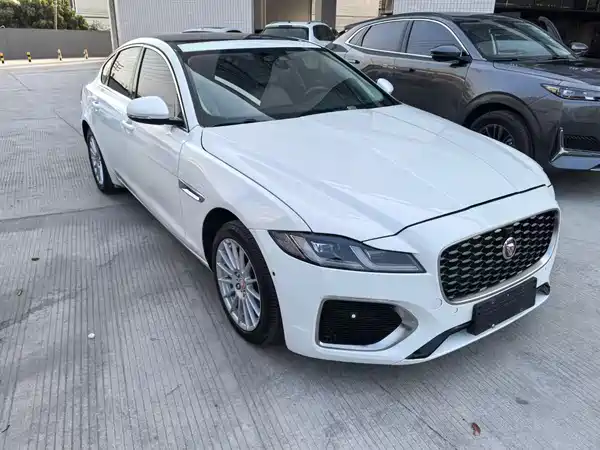 Jaguar XF 2016