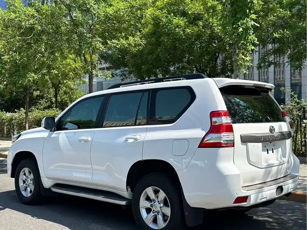 Toyota Prado 2015 — фото 5