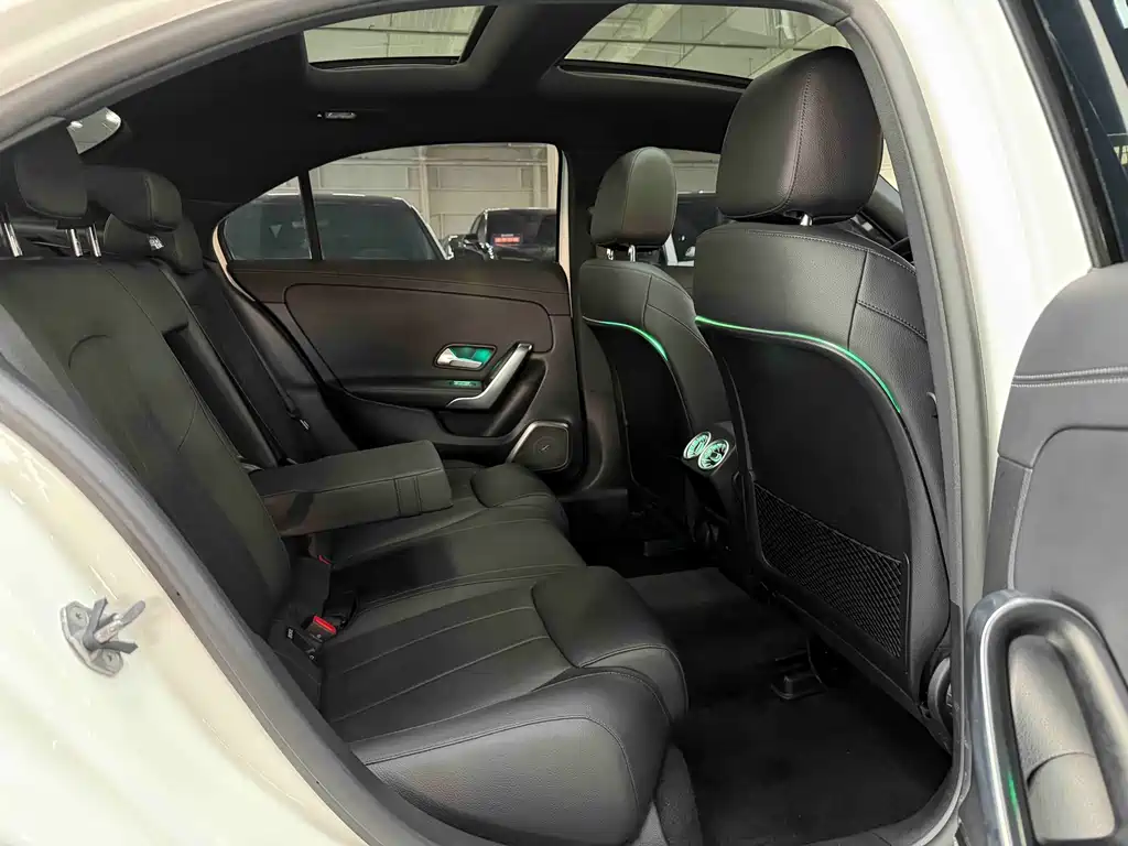 Mercedes-Benz A-Class 2022 — фото 15