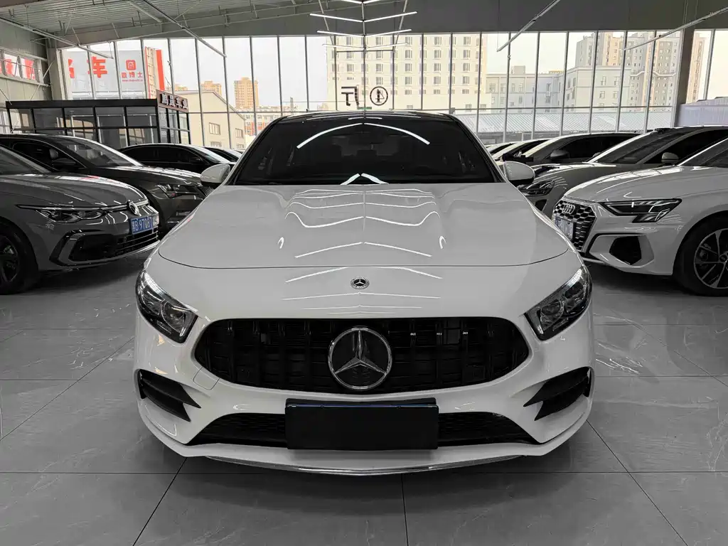 Mercedes-Benz A-Class 2022 — фото 2