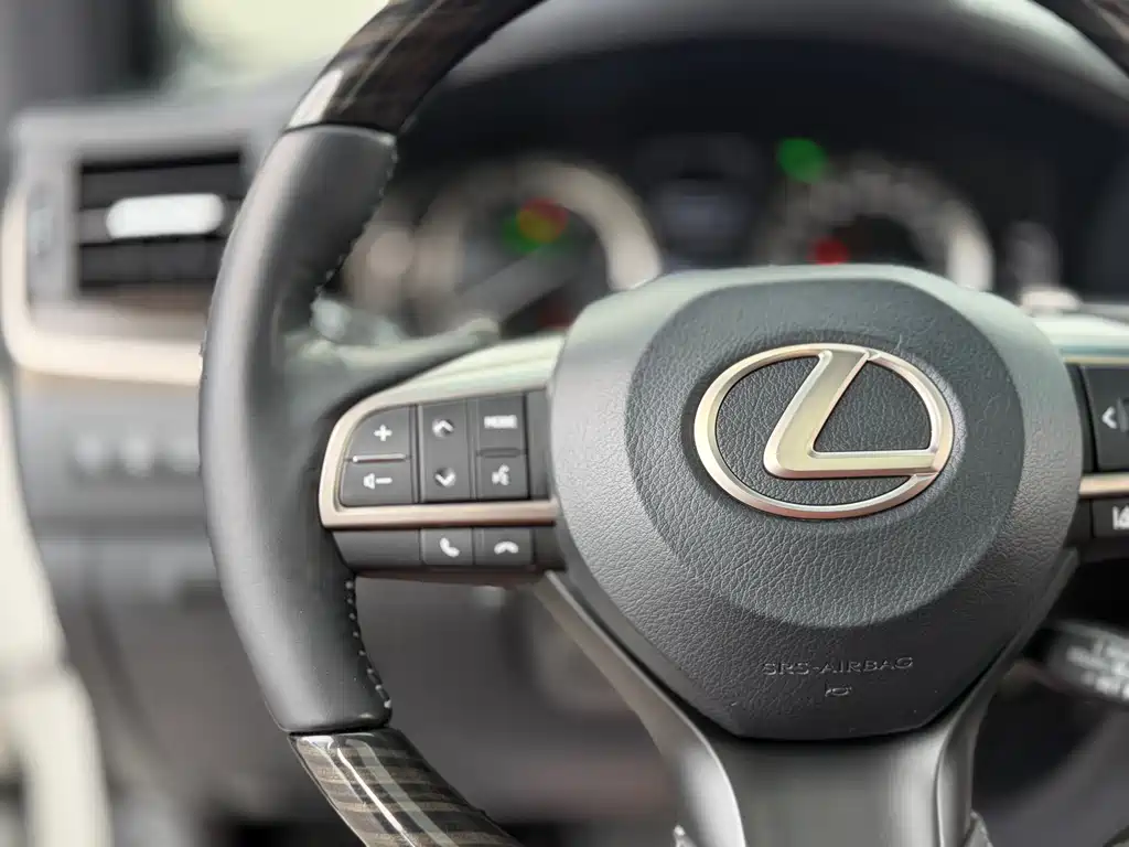 Lexus LX 2018 — фото 12