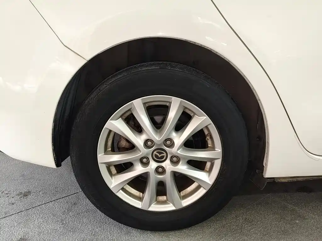 Mazda 3 Axela 2018 — фото 18