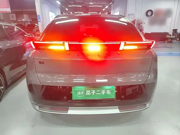 Lynk & Co Z20 2024