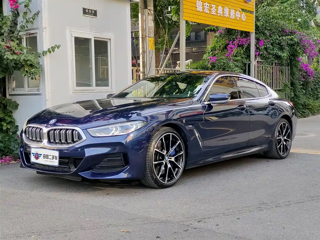 BMW 8 Series 2023 — фото 1
