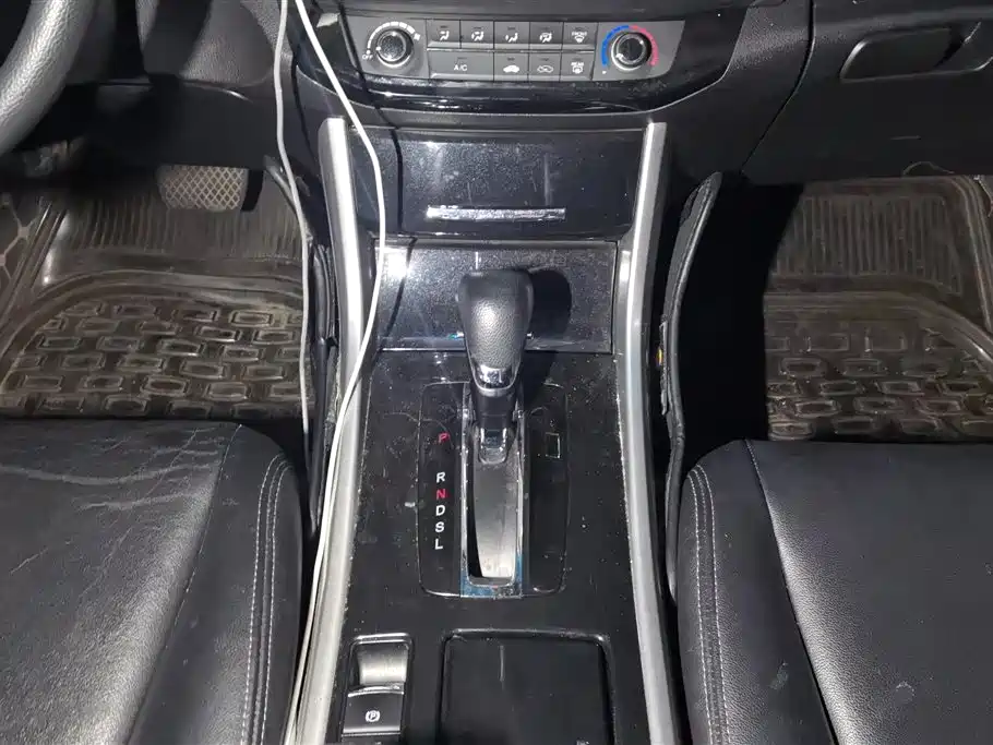 Honda Accord 2018 — фото 16