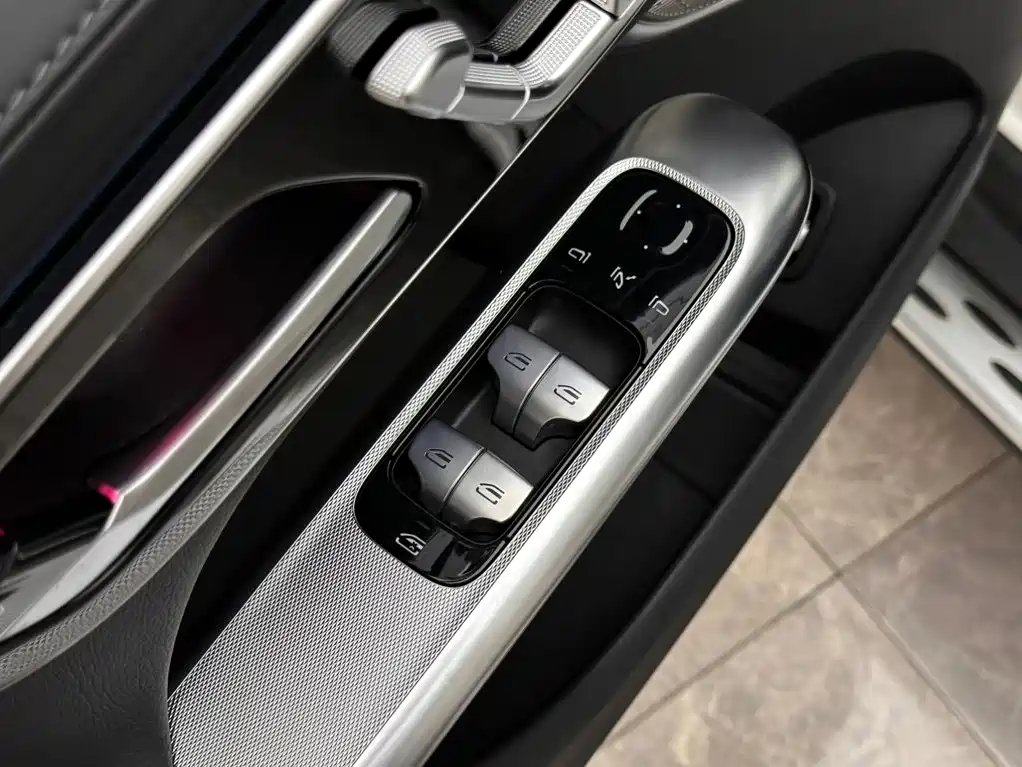 Mercedes-Benz GLC 2023 — фото 17