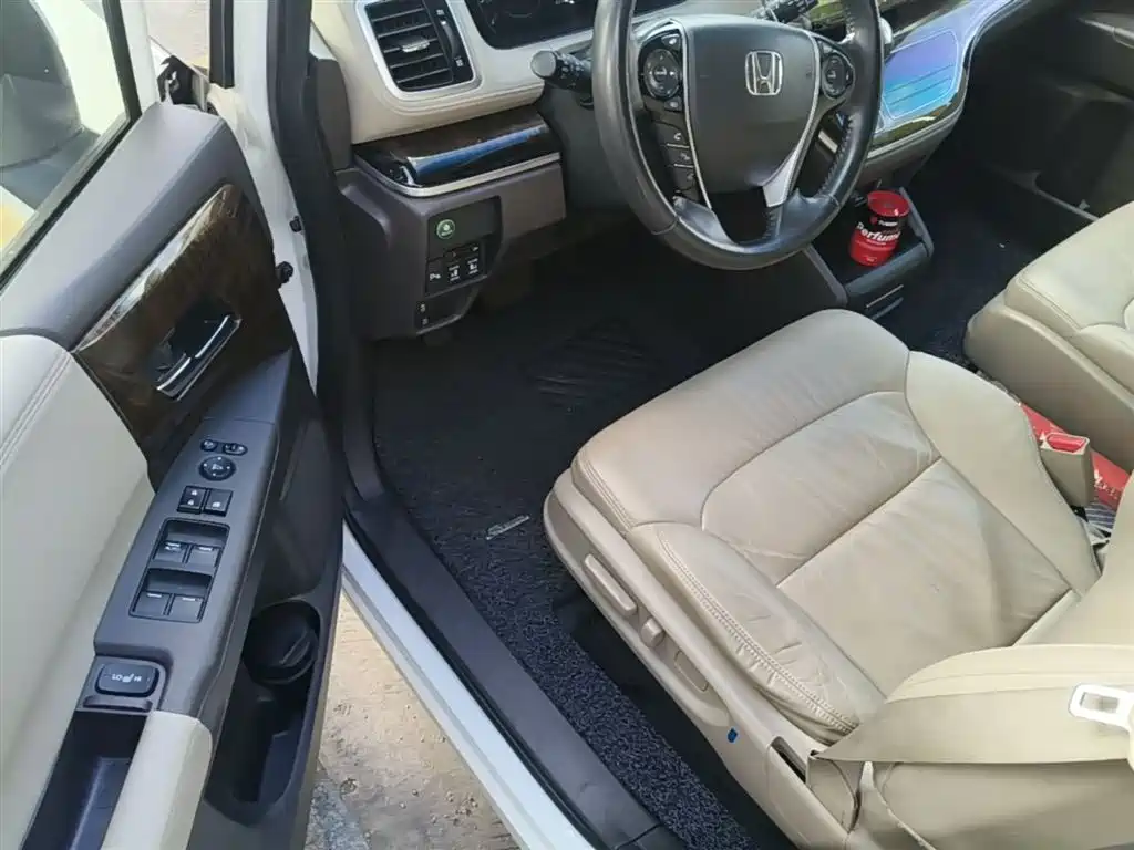 Honda Odyssey 2016 — фото 16