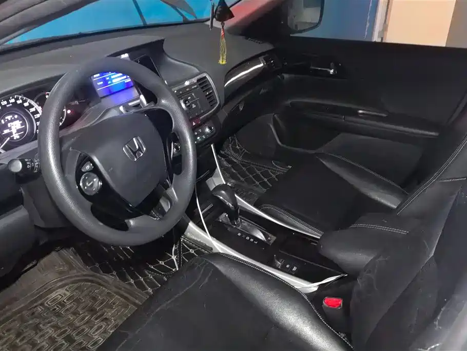Honda Accord 2018 — фото 9