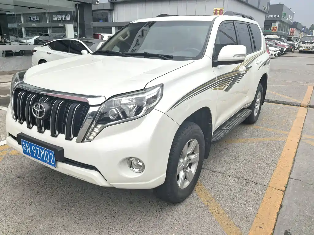 Toyota Prado 2017 — фото 1