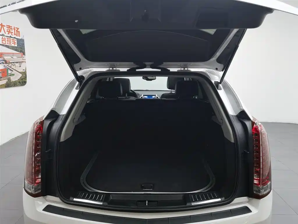 Cadillac SRX 2015 — фото 16