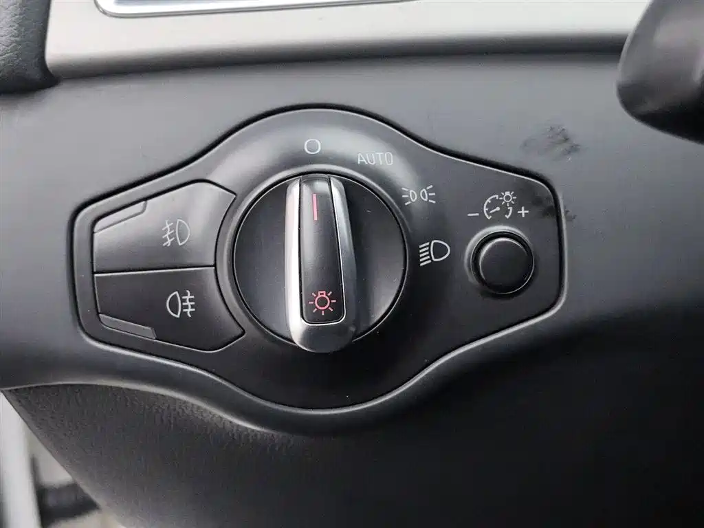 Audi A4L 2016 — фото 21