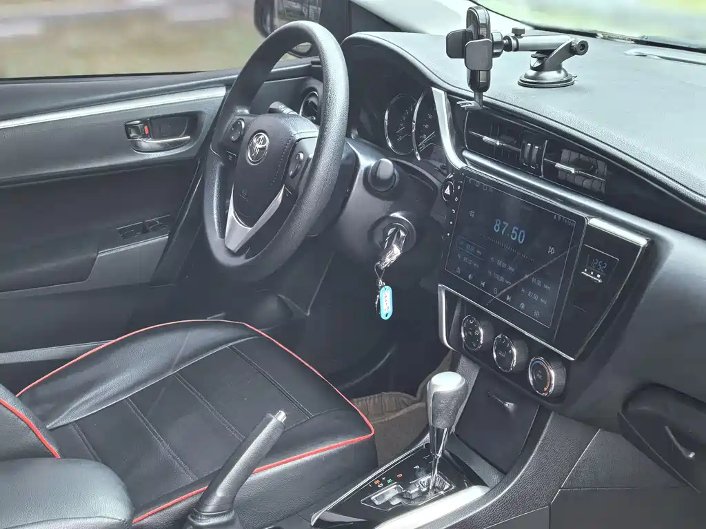 Toyota Corolla 2019 — фото 10