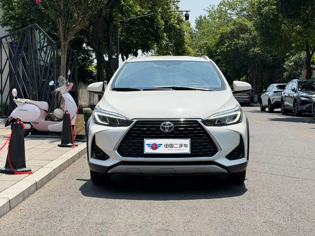 Toyota Yaris L 2021