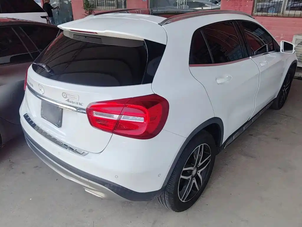 Mercedes-Benz GLA 2015