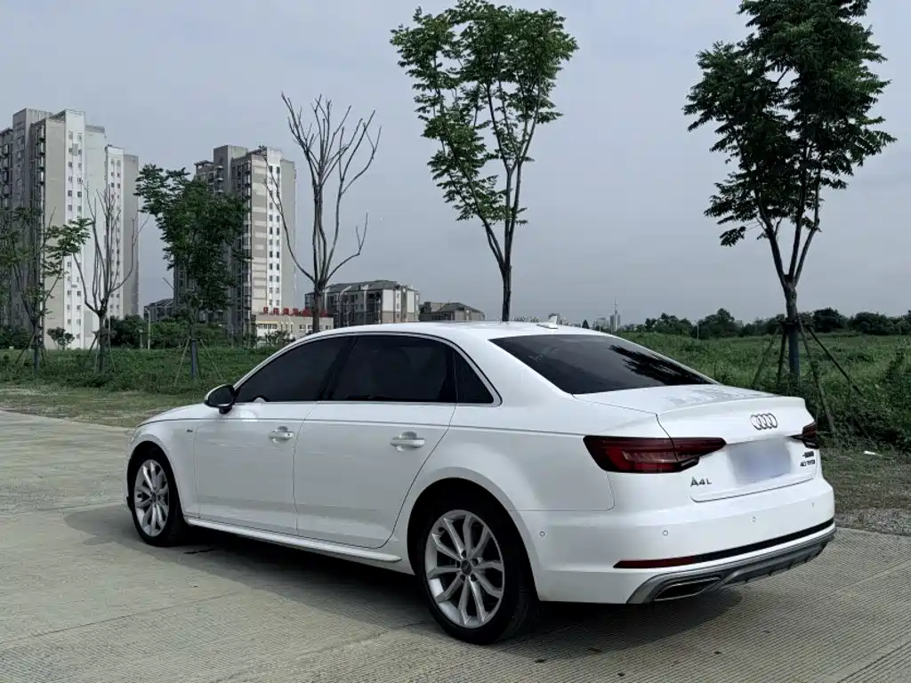 Audi A4L 2019 — фото 25