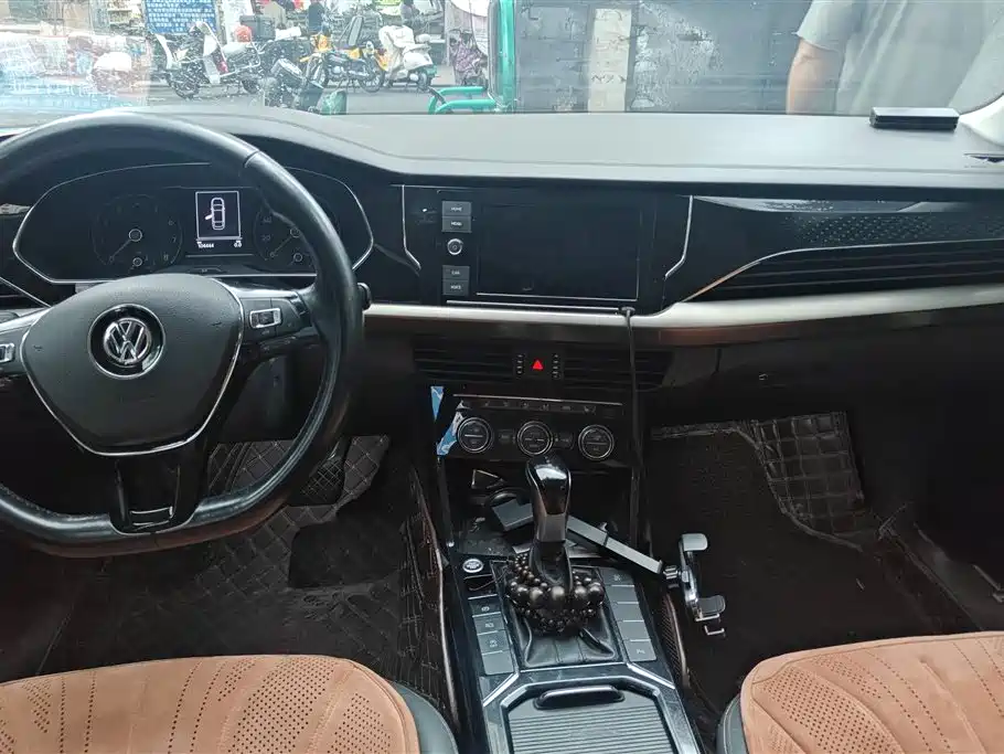Volkswagen Passat 2019 — фото 16