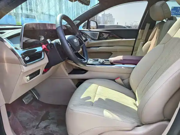 Cadillac XT5 2025